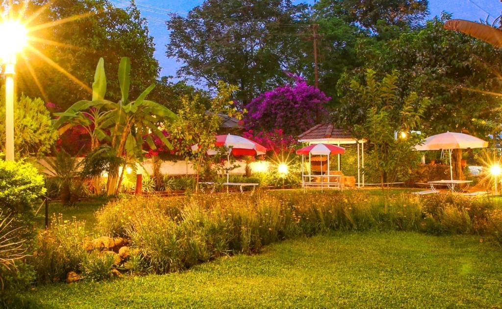 Lake View Resort Lonavala Extérieur photo