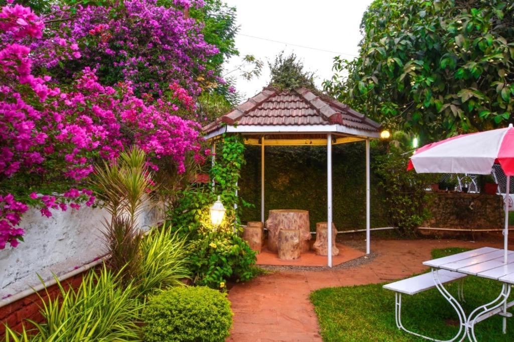 Lake View Resort Lonavala Extérieur photo