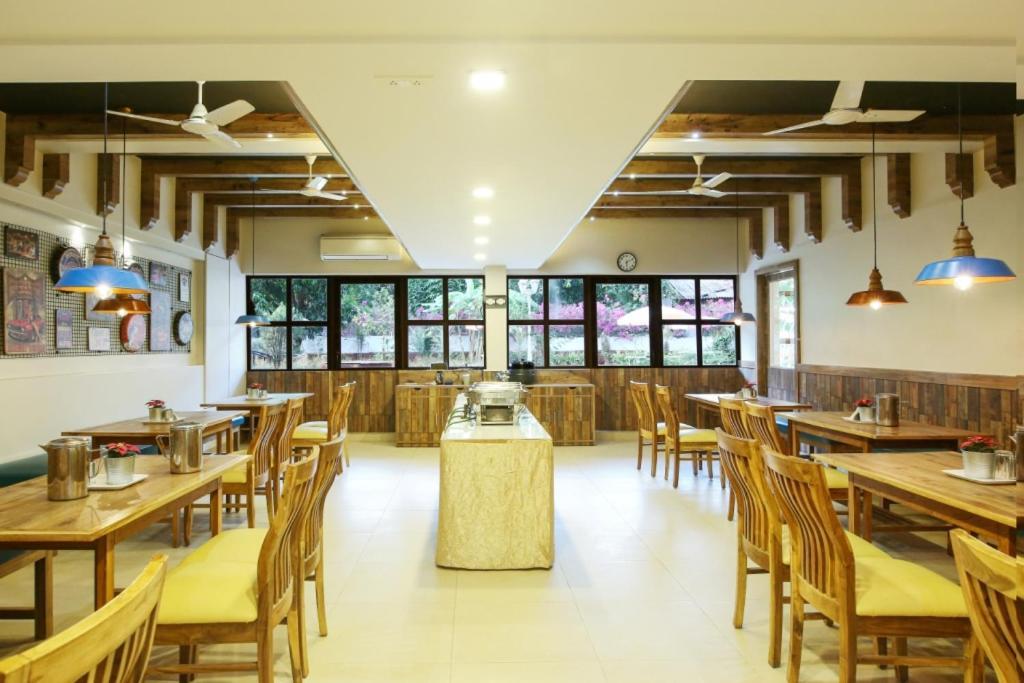 Lake View Resort Lonavala Extérieur photo