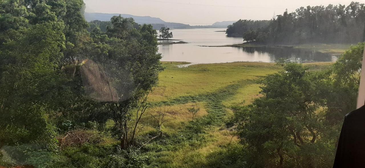 Lake View Resort Lonavala Extérieur photo