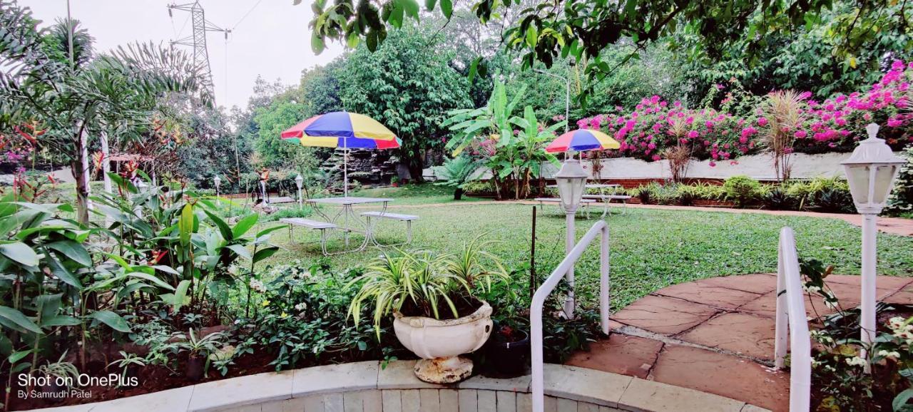 Lake View Resort Lonavala Extérieur photo