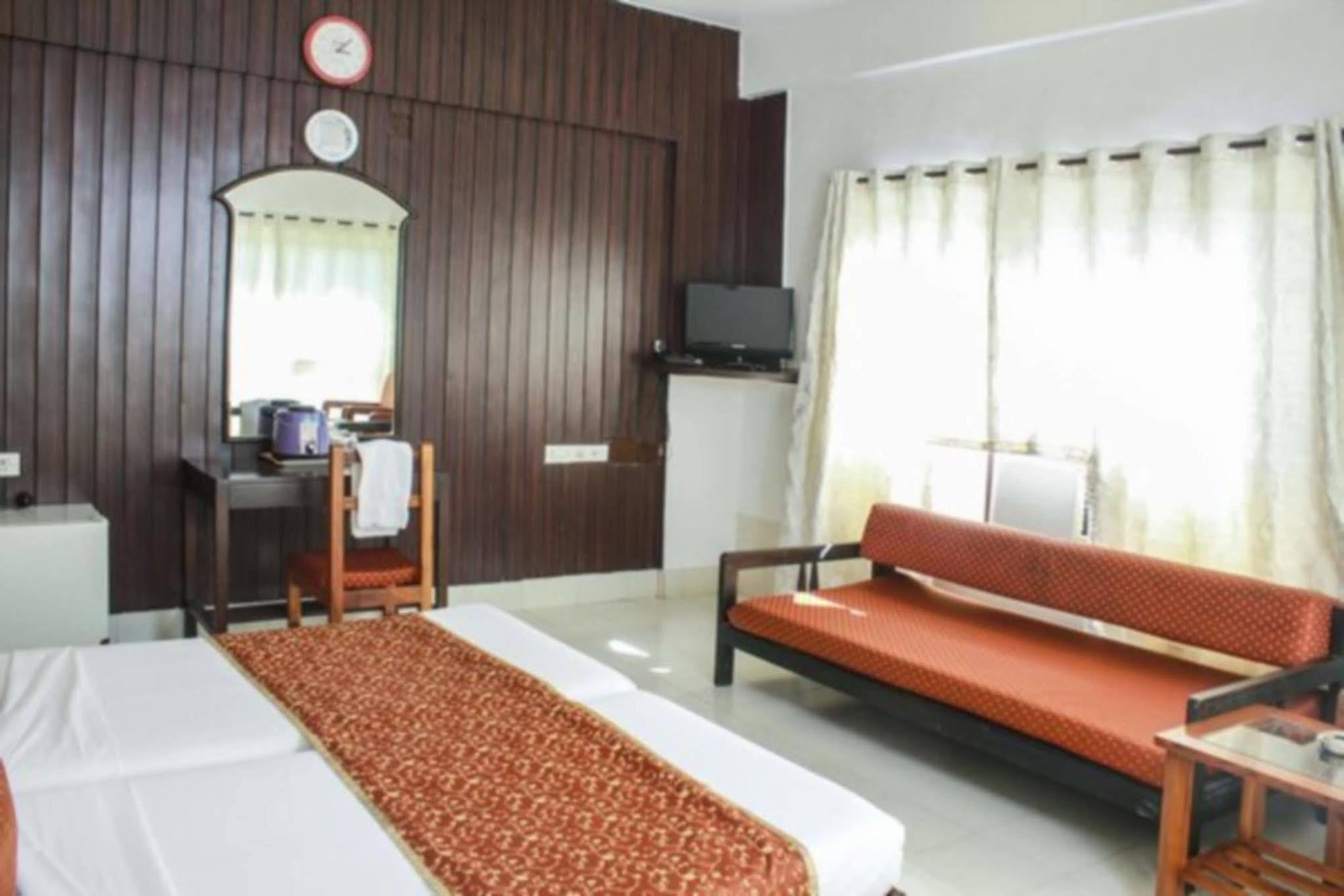 Lake View Resort Lonavala Extérieur photo